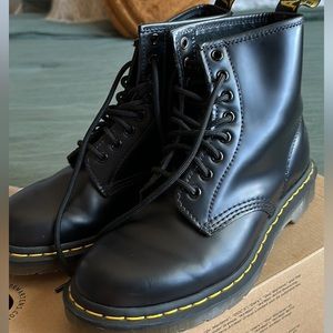 Dr Martin Air Walk Boots